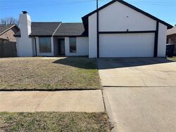 Pre-foreclosure in  Sw 133rd St Oklahoma City, OK 73170