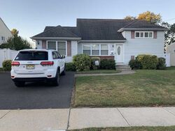 Pre-foreclosure in  Dennis Dr Brick, NJ 08724