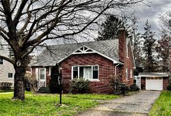 Pre-foreclosure in  Mcconnell Ave Erie, PA 16505