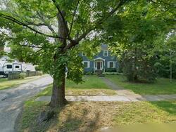 Pre-foreclosure in  Creekside Dr Niagara Falls, NY 14304