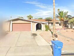 Pre-foreclosure in  W Paradise Dr Glendale, AZ 85304