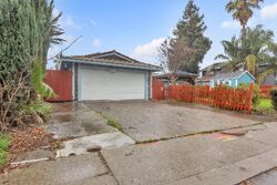 Pre-foreclosure in  Castle Oaks Dr Stockton, CA 95210