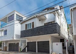 Pre-foreclosure in  Crest Dr Manhattan Beach, CA 90266