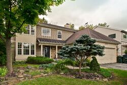 Pre-foreclosure in  CONCORD CIR Mundelein, IL 60060