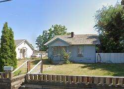 Pre-foreclosure in  W 5th St Grandview, WA 98930