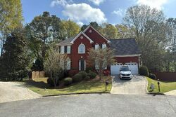 Pre-foreclosure in  Alexander Lake Dr Sw Marietta, GA 30064