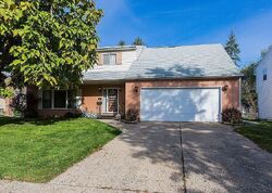 Pre-foreclosure in  GINGER SNAP LN Lansing, MI 48911