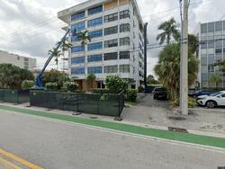 Pre-foreclosure in  W BAY HARBOR DR B Miami Beach, FL 33154