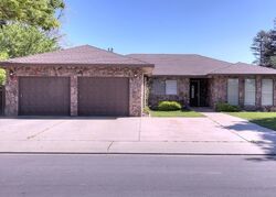 Pre-foreclosure in  N Pointe Pl Modesto, CA 95355