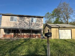  N 6th St, Coal Hill AR