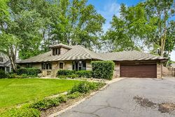 Pre-foreclosure in  N Doe Rd Palatine, IL 60067
