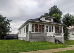 Pre-foreclosure in  N Madison St Marion, IL 62959