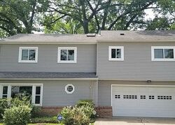 Pre-foreclosure in  Oakhaven Rd Toledo, OH 43615