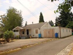Pre-foreclosure in  Se 109th Ave Portland, OR 97266