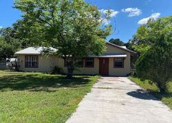 Pre-foreclosure in  N Edgewater Cir Labelle, FL 33935