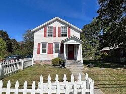  Maple St, Greenfield MA