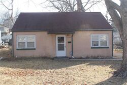 Pre-foreclosure in  Agnes Ave Kansas City, MO 64132