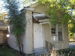 Pre-foreclosure in  W ORMSBY AVE Louisville, KY 40210