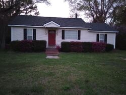 Pre-foreclosure in  N Highway 17a Bonneau, SC 29431