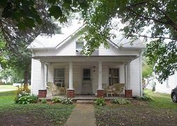 Pre-foreclosure in  Elizabeth St Illiopolis, IL 62539