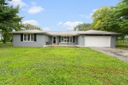 Pre-foreclosure in  E Spruce Dr Crete, IL 60417