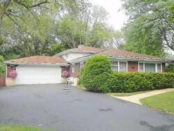 Pre-foreclosure in  S 14th St Saint Charles, IL 60174