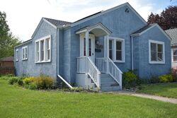 Pre-foreclosure in  Illinois St La Salle, IL 61301