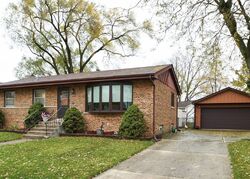 Pre-foreclosure in  Willow Dr Chicago Heights, IL 60411