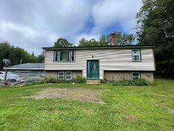  Moosehorn Rd, Abbot ME