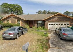 Pre-foreclosure in  Winward Ln Shalimar, FL 32579