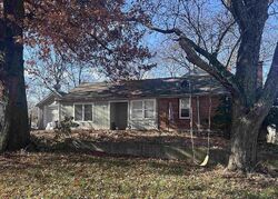 Pre-foreclosure in  Se Iowa Ave Topeka, KS 66607