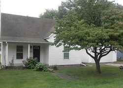 Pre-foreclosure in  E Wineman St Auburn, IL 62615