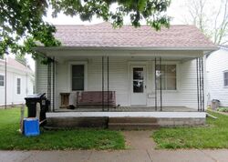 Pre-foreclosure in  S 5th St Oskaloosa, IA 52577