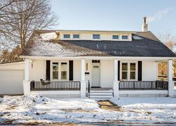Pre-foreclosure in  Parmalee St Muscatine, IA 52761