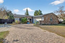 Pre-foreclosure in  Southview Dr Brandon, FL 33511