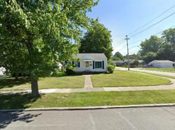 Pre-foreclosure in  Eastwood Ave Cleveland, OH 44124
