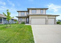 Pre-foreclosure in  Ne Vicksburg Dr Ankeny, IA 50021