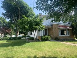 Pre-foreclosure in  W Santa Fe Ave Toluca, IL 61369