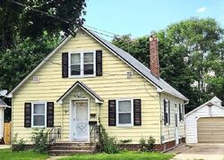 Pre-foreclosure in  12th St Se Mason City, IA 50401