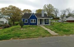 Pre-foreclosure in  E 4th Ave Gastonia, NC 28054