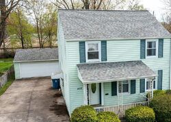 Pre-foreclosure in  Garfield Blvd Lorain, OH 44052