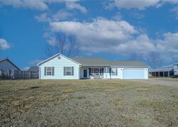 Pre-foreclosure in  Howard Dr Lebanon, MO 65536