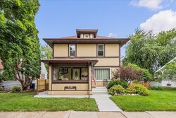 Pre-foreclosure in  Campbell Ave Waterloo, IA 50701