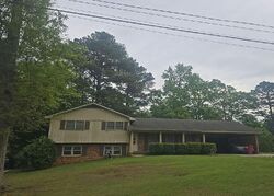 Pre-foreclosure in  Willowdale Dr Macon, GA 31204