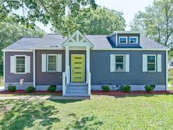 Pre-foreclosure in  Grove Cir Atlanta, GA 30354