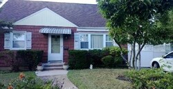 Pre-foreclosure in  S Everett St Valley Stream, NY 11580