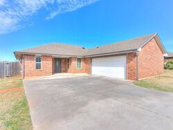 Pre-foreclosure in  Johnson Farms Dr Mustang, OK 73064