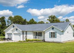 Pre-foreclosure Listing in Laura Ln BEDFORD, KY 40006