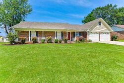 Pre-foreclosure in  Bel Aire Dr Sw Hartselle, AL 35640