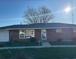 Pre-foreclosure in  S 5th St Bellevue, IA 52031